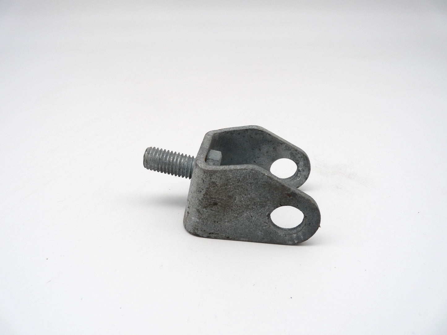 Halter für Stoßdämpfer Wartburg 353/1.3 DDR Lagerware